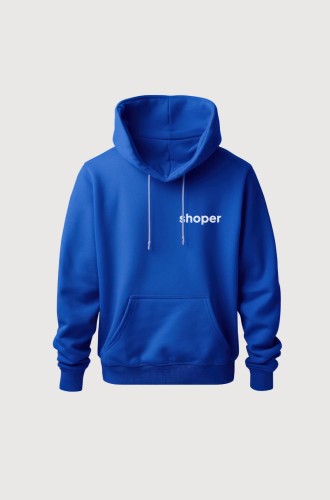 niebieska bluza z kapturem z logo Shoper. Widok z przodu.