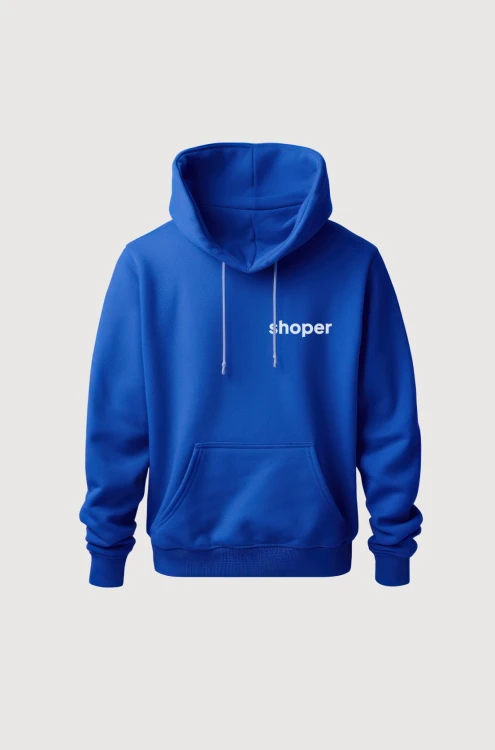 niebieska bluza z kapturem z logo Shoper. Widok z przodu.
